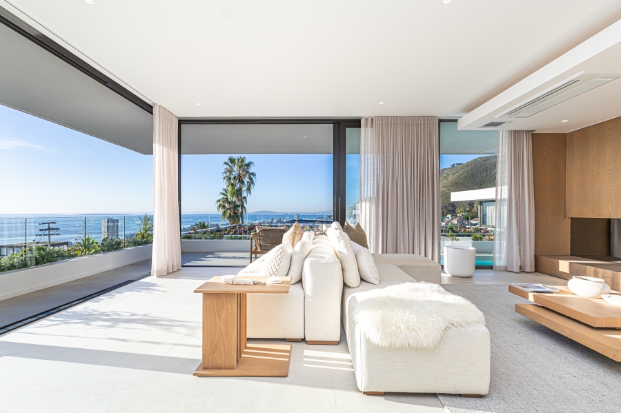 To Let 4 Bedroom Property for Rent in Fresnaye Western Cape